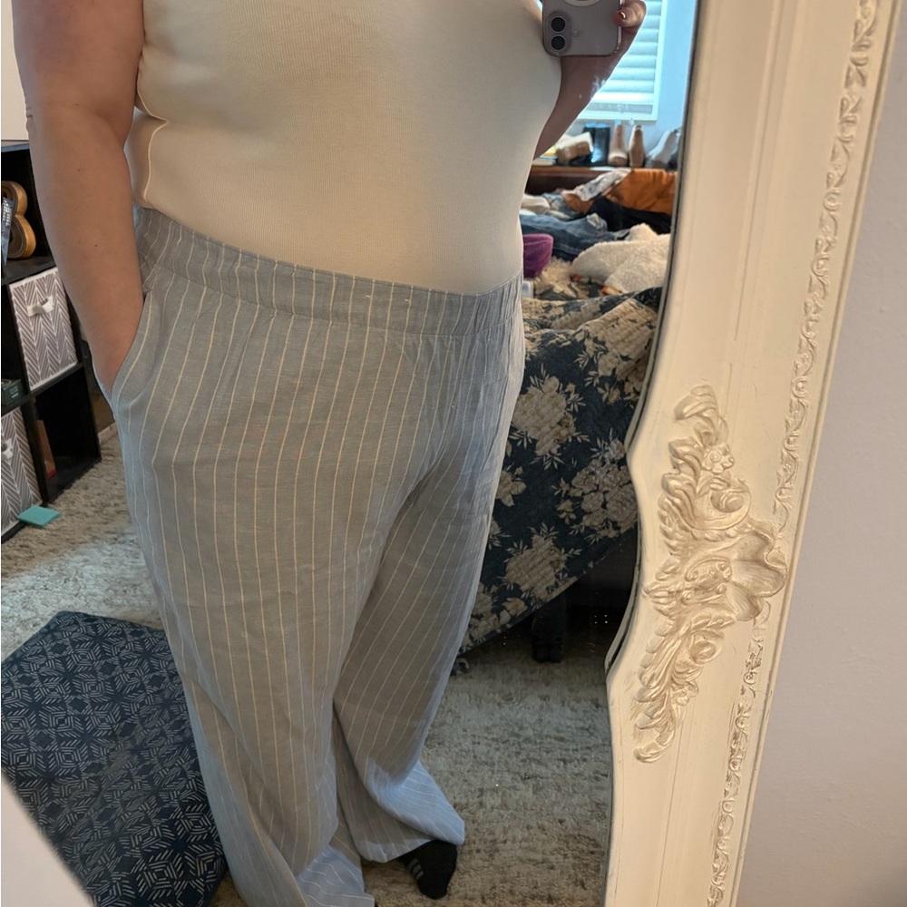 Abercrombie and Fitch Blue and White Striped Culottes Wide Leg Linen Pants - Picture 4 of 6